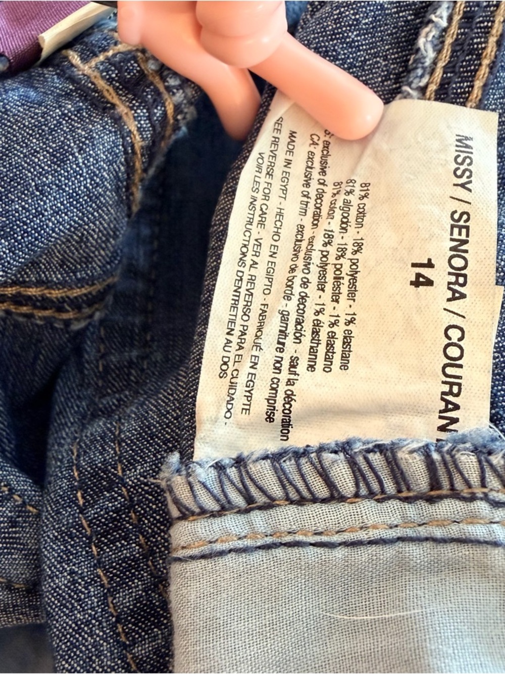 Gloria Vanderbilt Navy Blue Denim Capri with Slimming Waist Detail - Picture 6 of 6
